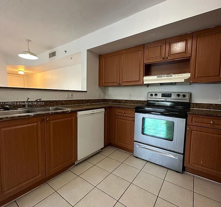 1st image of 13820 NE 3rd Ct APT 206