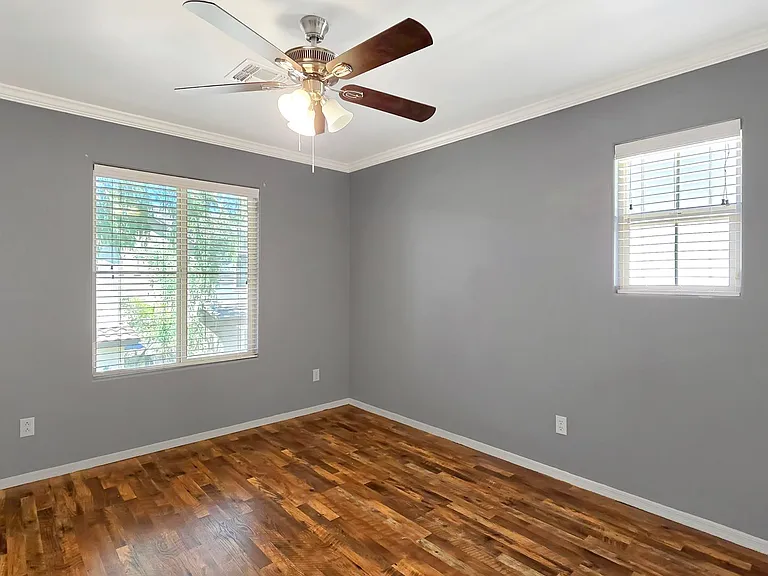 2942 N Evergreen St — Photo 22