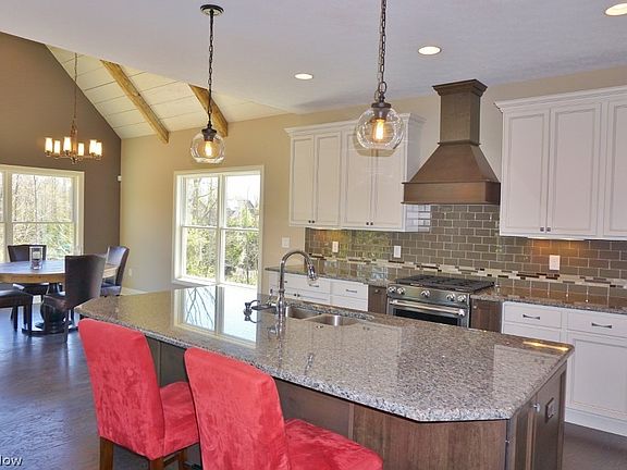 3rd image of Prescott Ln