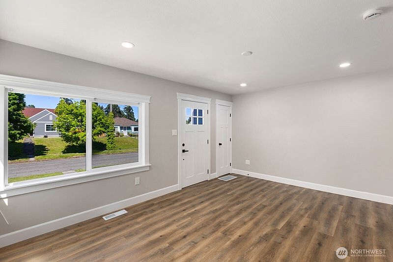 5th image of 6121 S C Street