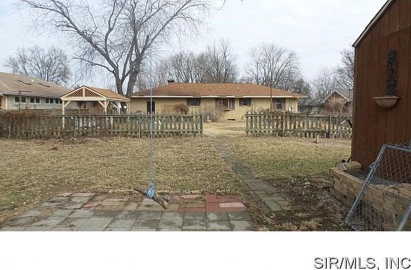 Large Fenced Back Yard