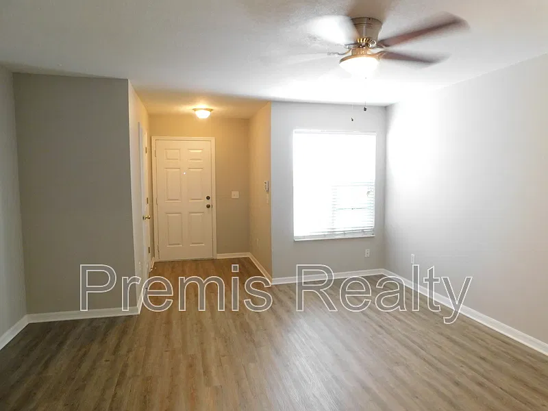 2 bed, 2.5 bath, 1252 sqft, $1,995 — Photo 3