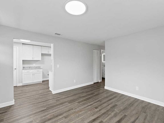 3rd image of 461 Gano Ct