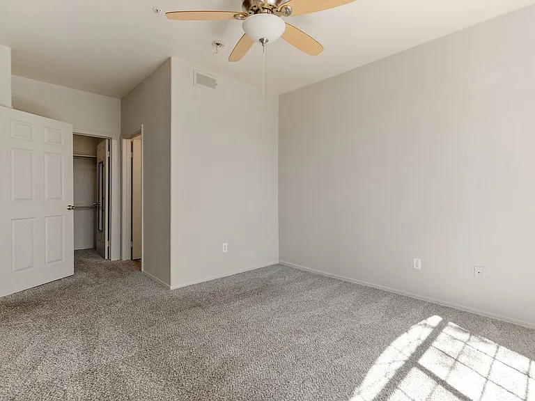 1671 W Canal Cir #212 — Photo 13