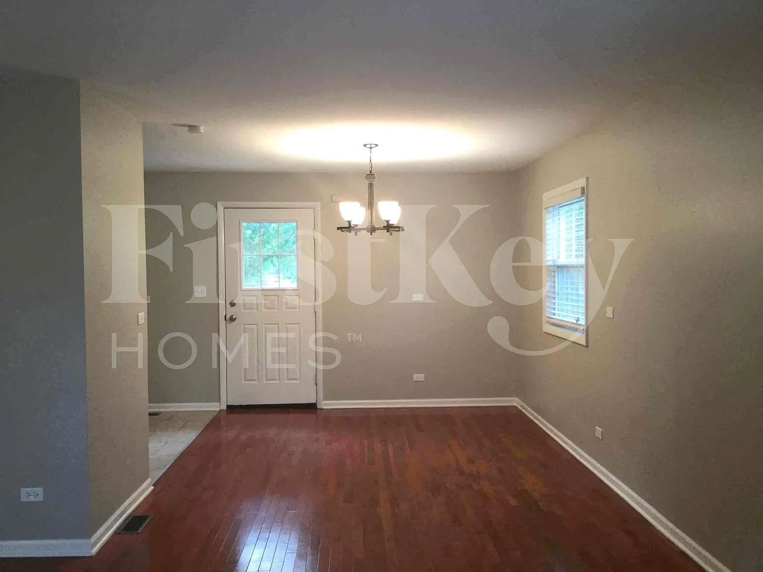 3 bed, 2.0 bath, 1072 sqft, $2,665 — Photo 3