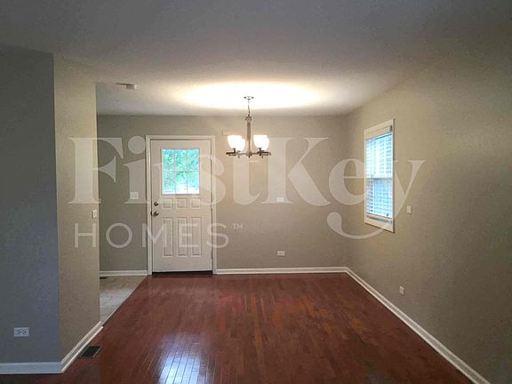3rd image of 100 Shadywood Ln