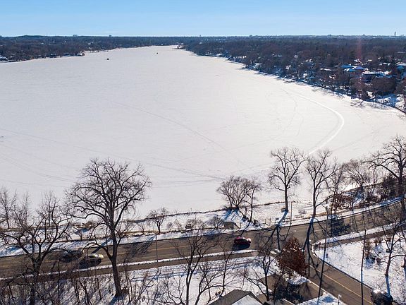 3rd image of 3475 Chandler Rd