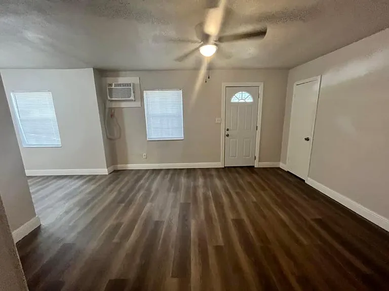 807 NE 3rd St #811 — Photo 1