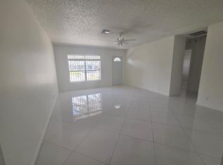 6186 Winrock Rd, Lake Worth, FL 33463