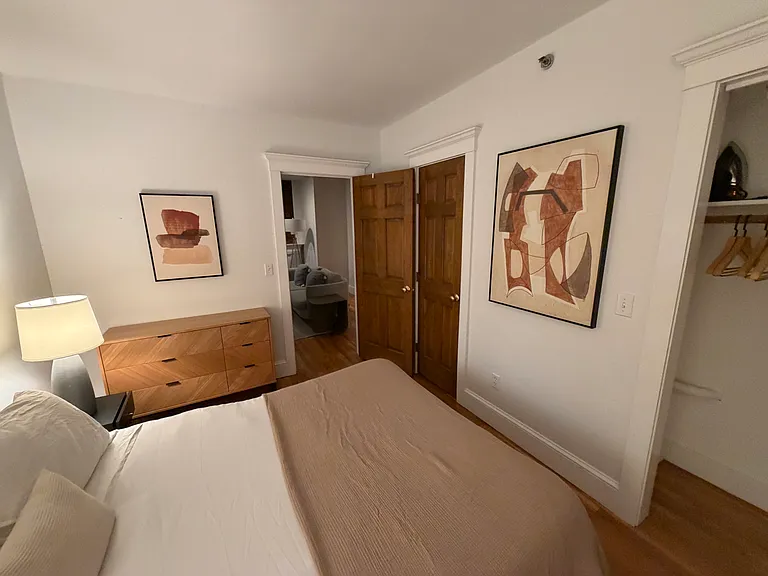 12 Derne St #4 — Photo 10