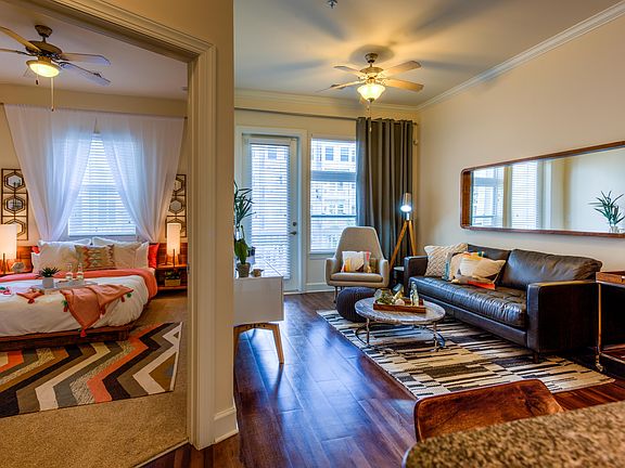 Lake Lofts at Deerwood Apartments in Jacksonville, FL