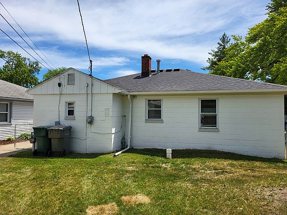 4th image of 24154 Dartmouth St