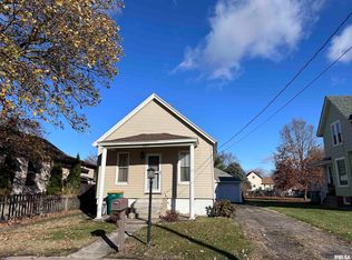 585 E 2nd St, Galesburg, IL