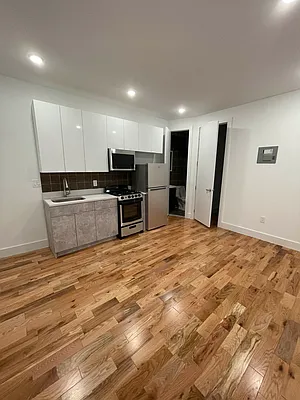Rented by Nooklyn NYC LLC | media 28