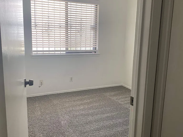 2110 Cascade Dr — Photo 5