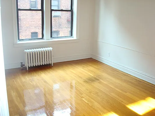 Rented by Realty 2000 Corp | media 12