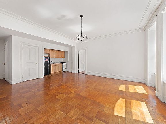 3rd image of 284 5th Ave #6E