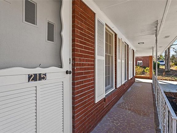 3rd image of 215 Gilbert Rd