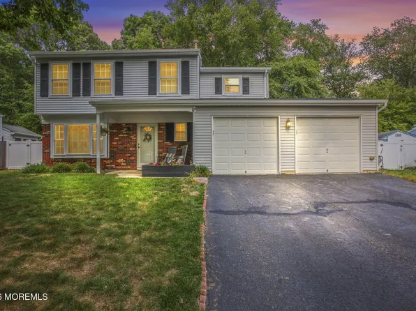 30 Sweetbriar Trail, Howell, NJ 07731