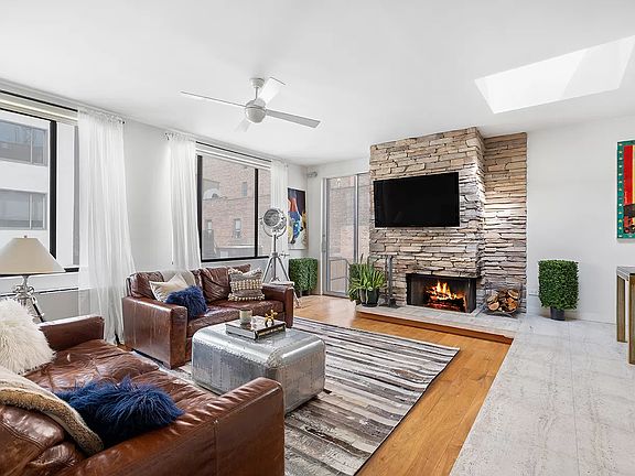4th image of 77 Bleecker St #Penthouse 21