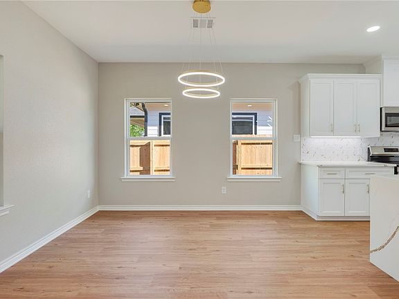 4th image of 1614 Robeson St