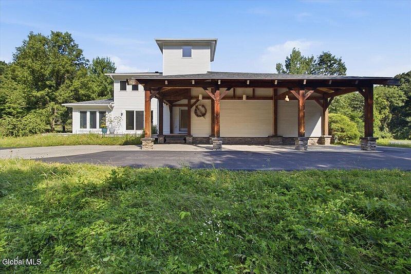 2nd image of 41 Mountain Way