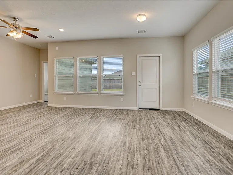 64 Road 51024 — Photo 7