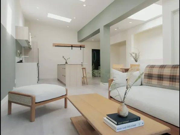 382 Powell St, Vancouver, BC