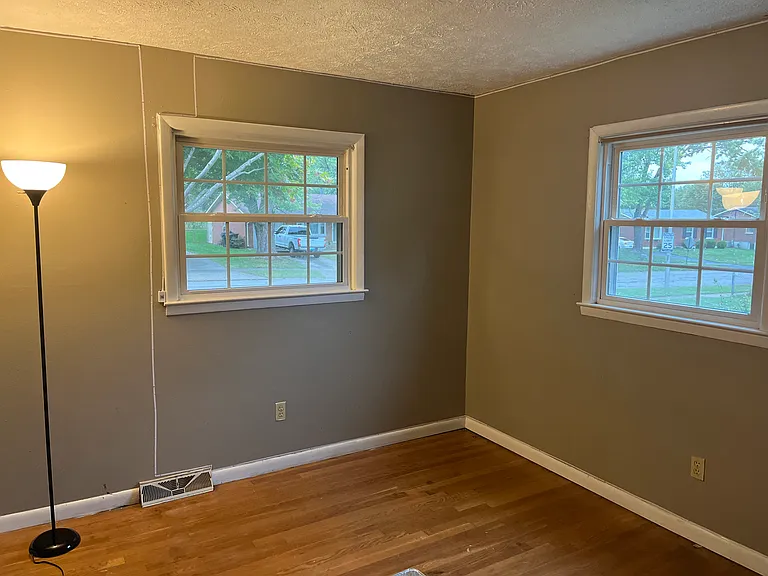 594 Halifax Dr — Photo 16