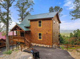 1909 Rhododendron Ln, Sevierville, TN 37876
