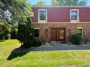 1294 Pennsbury Blvd, Pittsburgh, PA 15205