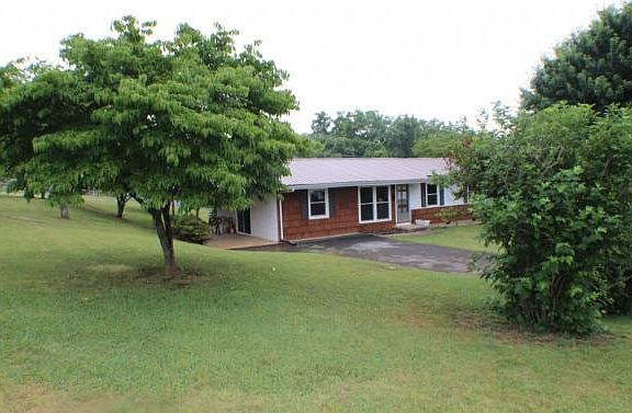 2nd image of 701 Biscayne Dr