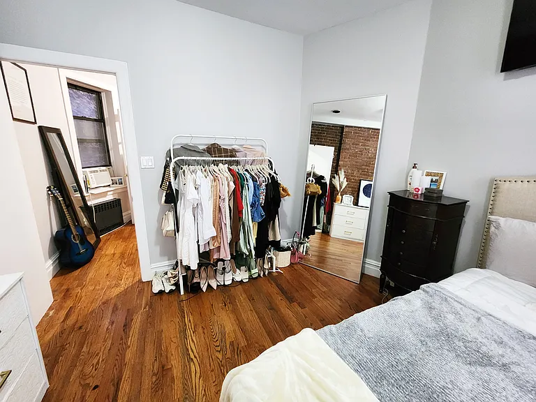416 W 25th St #1RW — Photo 2