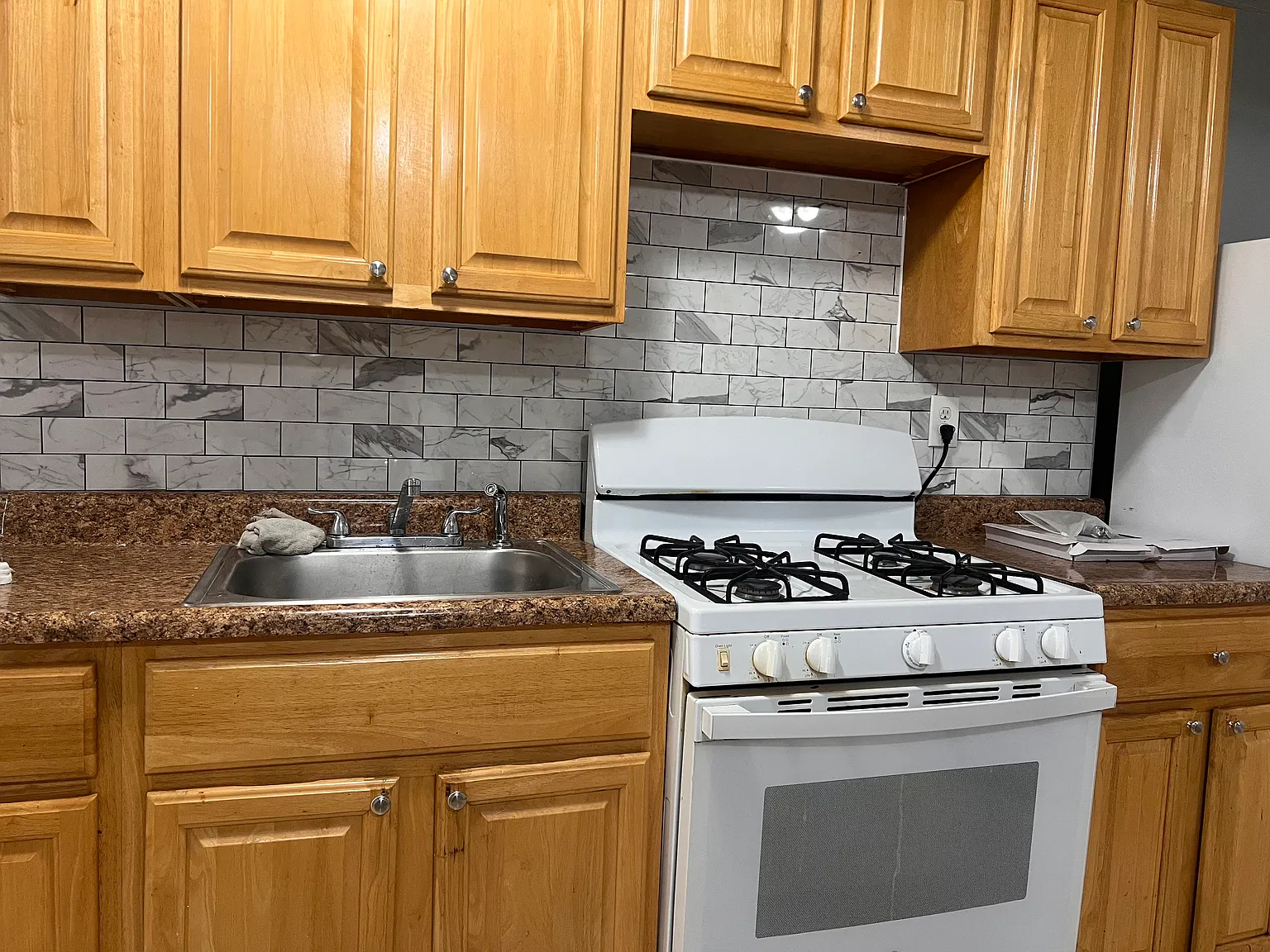 3 bed, 850 sqft, $2,600 — Photo 1