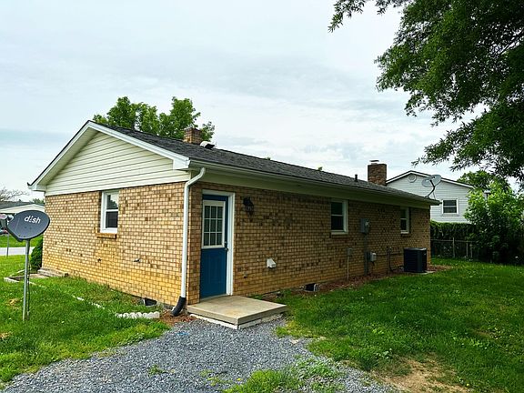 4th image of 5 Eastgate Dr