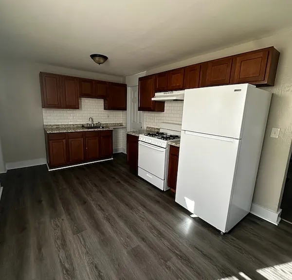 1094 S Common Rd — Photo 7