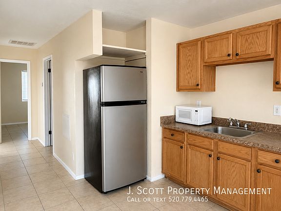 3rd image of 1757 E Harvard St APT 3