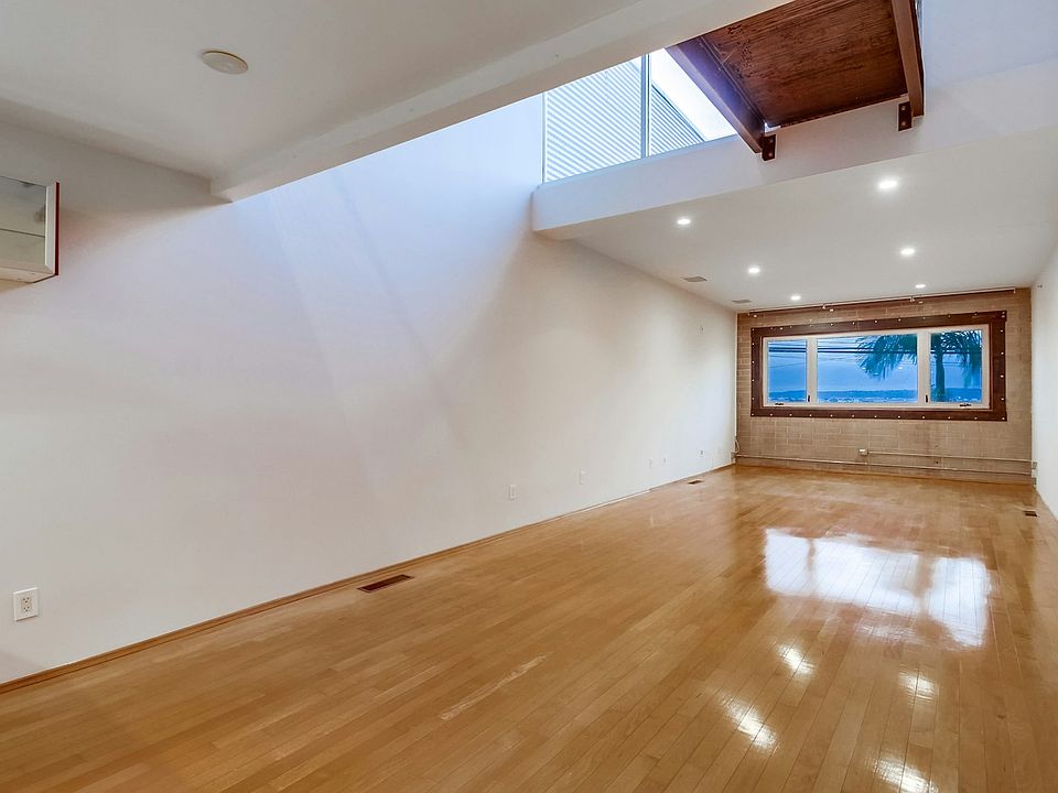 1st image of 3033 India St