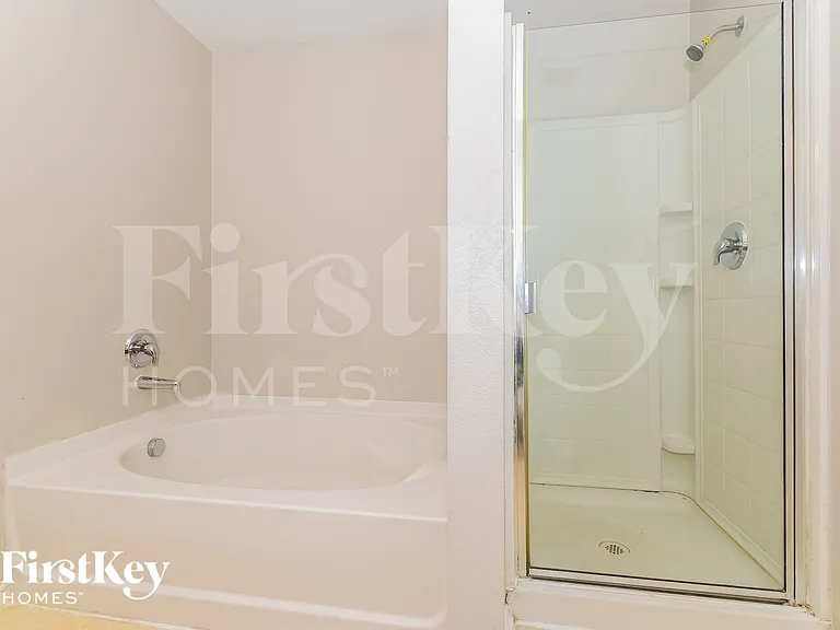 2801 Spencer Cir — Photo 12