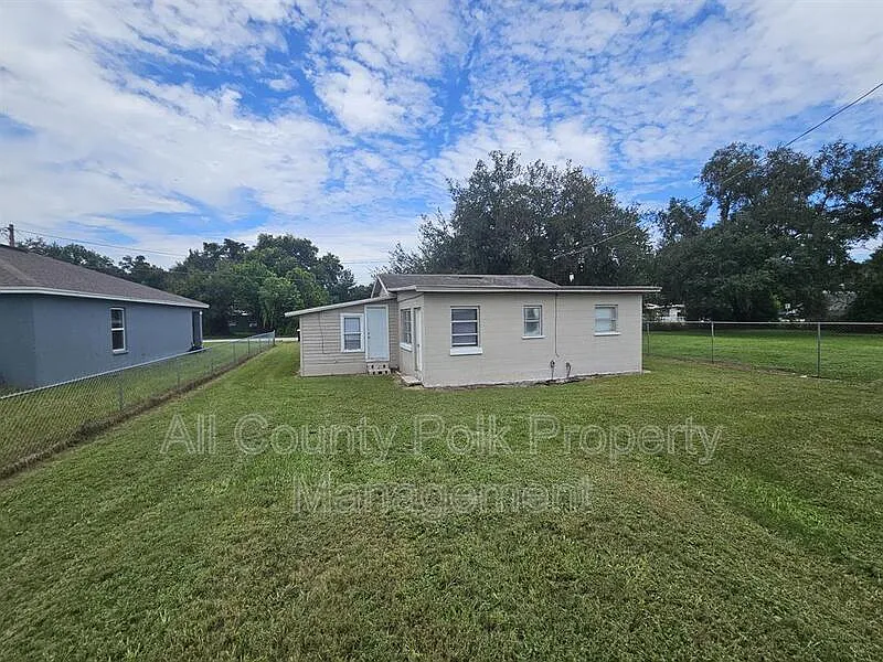 3 bed, 2.0 bath, 1200 sqft, $1,395 — Photo 2