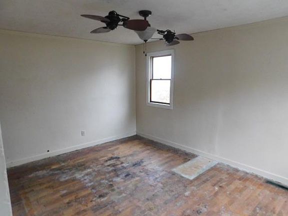 2nd image of 3628 California St