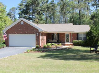 1225 Longleaf Dr NW, Pinehurst, NC 28374