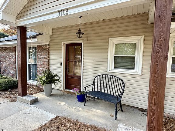 2nd image of 1104 Deering St