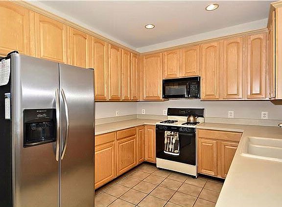 3rd image of 13221 Coppermill Dr