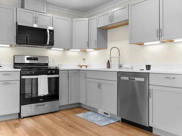 157 State St, New Bedford, MA 02740