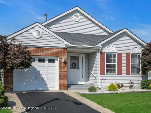 9 Sheffield Drive, Toms River, NJ 08757