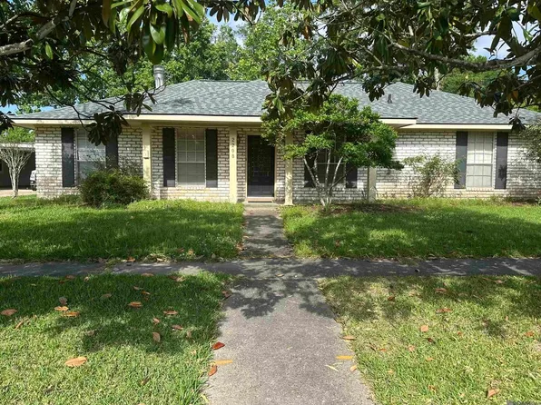 2208 Sprucewood Dr, Baton Rouge, LA 70816
