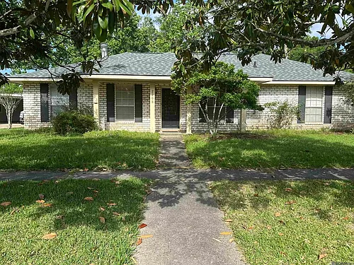 2208 Sprucewood Dr Photo 1