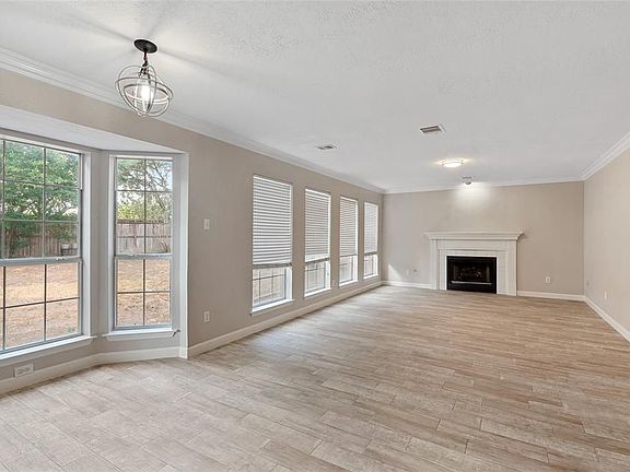4th image of 18002 Stoney Glade Ct