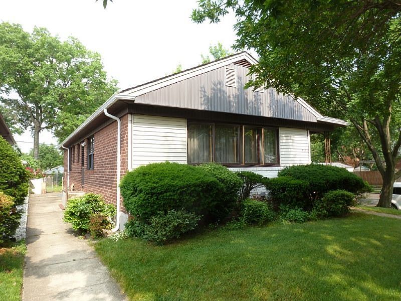 2nd image of 5353 207th St